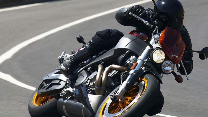 Buell Lightning XB12Ss 2006 Front Pose on Race Track